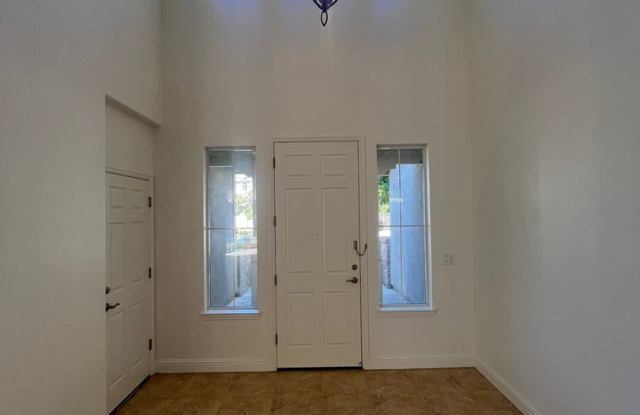 Spacious 5-Bedroom Lincoln Home with 3-Car Garage Gallery 4