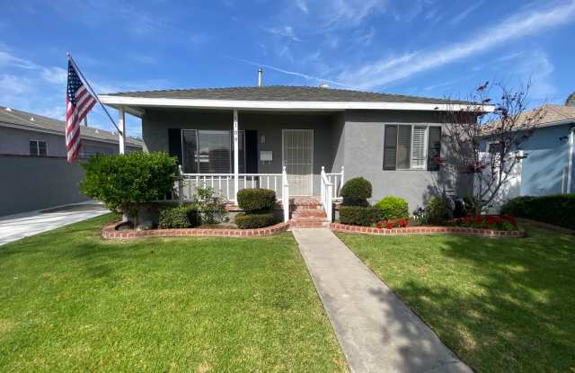 Charming Two Bedroom Lakewood House w/ Central AC For Rent! - 6109 Premiere Avenue, Lakewood, CA 90712