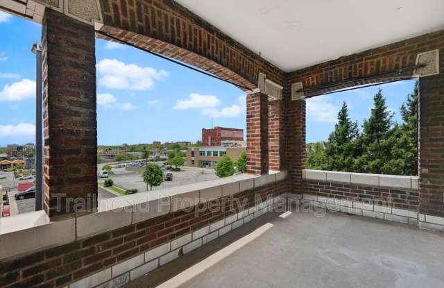 30 E Linwood photos photos