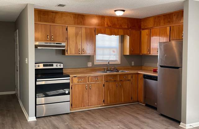 One Bedroom Duplex in Remerton! Gallery 2