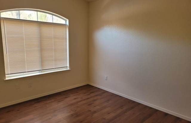 NW 4 Bedroom 2.5 Bath Home Available now! photos photos