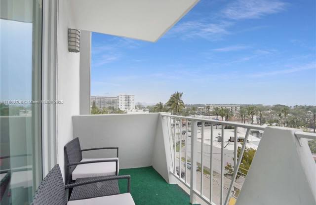 7133 Bay Dr - 7133 Bay Drive, Miami Beach, FL 33141