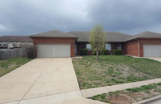 1009 N 25th St - 1009 North 25th Street, Ozark, MO 65721