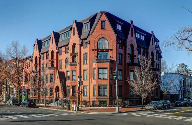 Centrally Located 1BR/1BA on Penn Ave Capitol Hill - 1020 Pennsylvania Avenue Southeast, Washington, DC 20003
