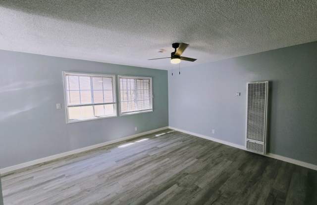 317 1/2 Warren Ln photos photos