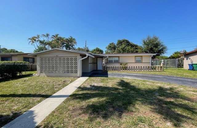 4831 NW 12th St photos photos