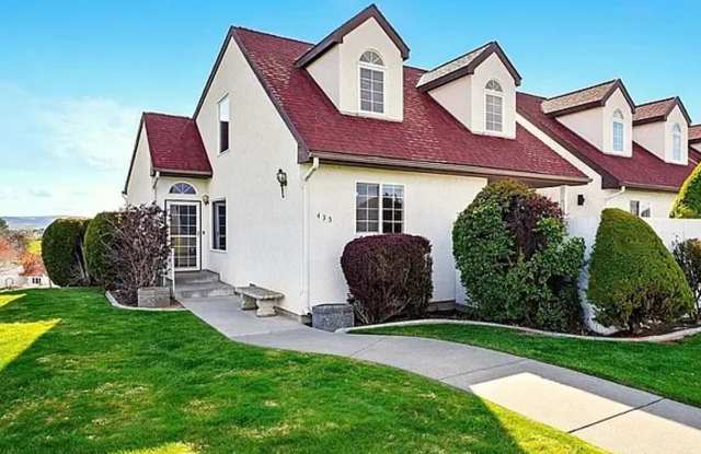 Stylish Meadow Springs Home Steps from the Golf Course photos photos