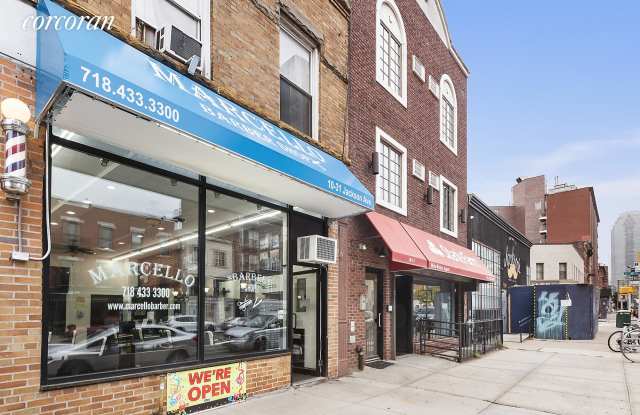 10-31 Jackson Avenue Gallery 4