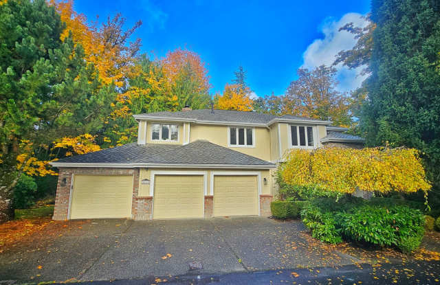 Beautiful 4 Bed 2.5 Bath 3190 sq ft Home in Lakemont, Bellevue photos photos