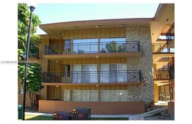 4850 SW 63rd ter photos photos