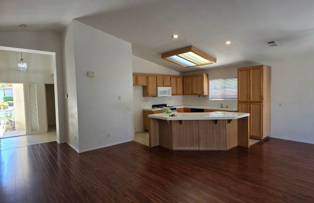Available 3 bedroom, 2-bath in Temecula Gallery 3