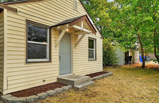 Available! Beautifully Updated 3 bedroom, 2 bath Single Family Home with Detached ADU! Gallery 3