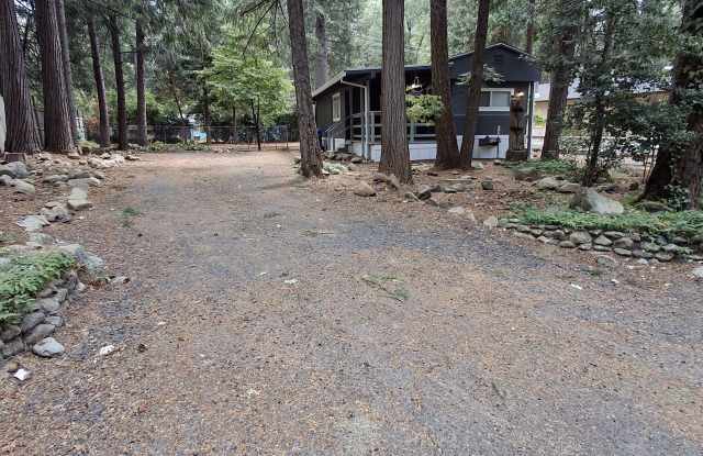 14820 Glenwood Drive Gallery 2