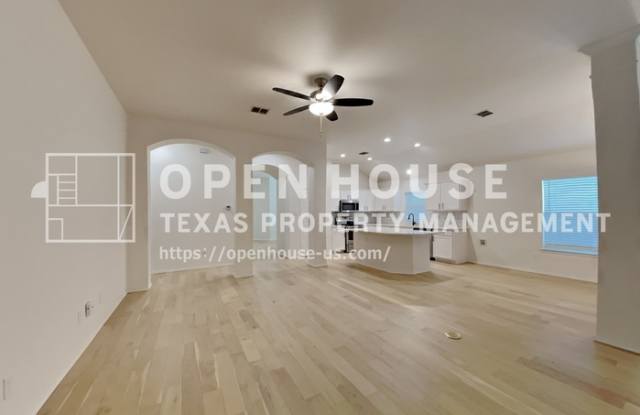 405 Hackberry Drive Gallery 3