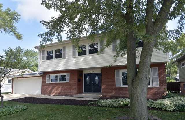 1304 East Miner Street - 1304 East Miner Street, Arlington Heights, IL 60004