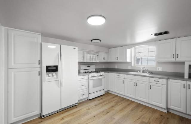 4 BEDROOM BOMBSHELL AVAIALABLE IN NORTH VERSAILLES! NEWLY RENOVATED WITH UNBEATABLE AMENITIES! - 327 James Street, Allegheny County, PA 15137