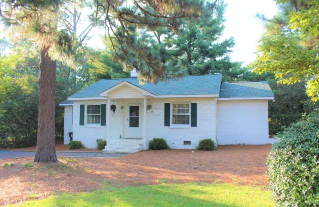 680 N Bennett Street - 680 North Bennett Street, Southern Pines, NC 28387