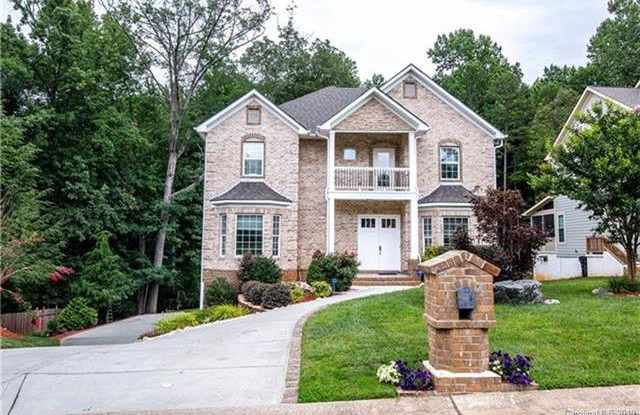 8015 Rittenhouse Circle - 8015 Rittenhouse Circle, Charlotte, NC 28270
