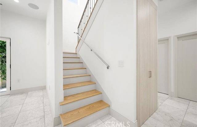 13908 Collins Street - 13908 Collins Street, Los Angeles, CA 91401