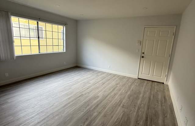 11218 Huston Street photos photos