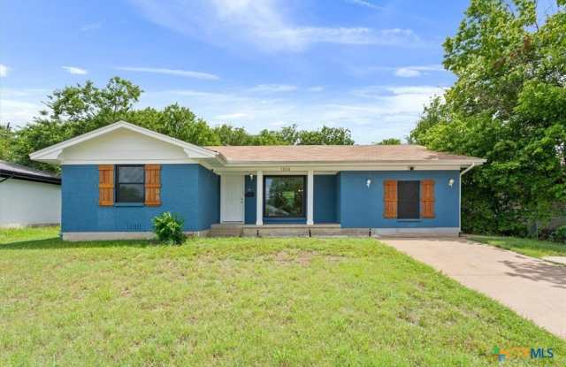 1304 Metropolitan Drive photos photos