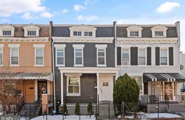 444 KENYON Street NW Gallery 1