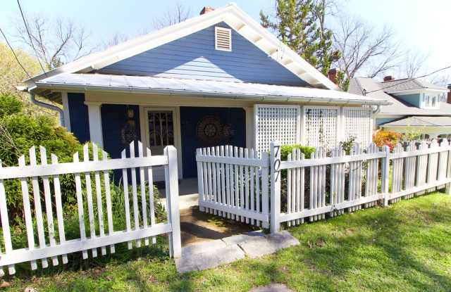 Charming 2BR/1BA Arnette Avenue Bungalow! #WhitePicketFenceLife photos photos