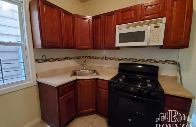 250 Ellis Avenue photos photos