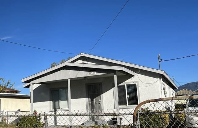1556 W 8th Street photos photos