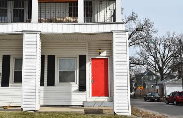 352 East Hinman Avenue Gallery 2