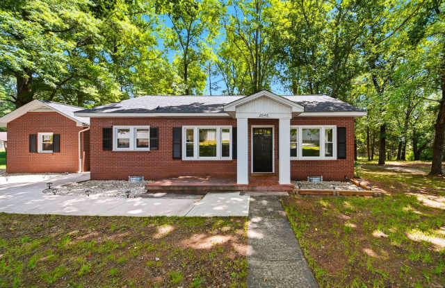 Serene 3BR Ranch with Spacious Yard & Updated Interiors photos photos Serene 3BR Ranch with Spacious Yard & Updated Interiors photos photos
