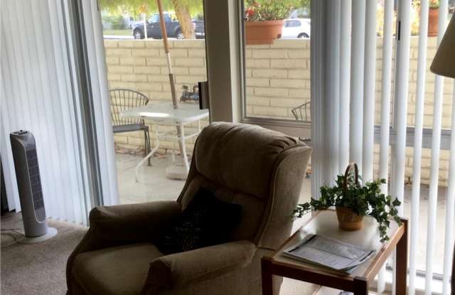 2327 Via Mariposa W Gallery 4