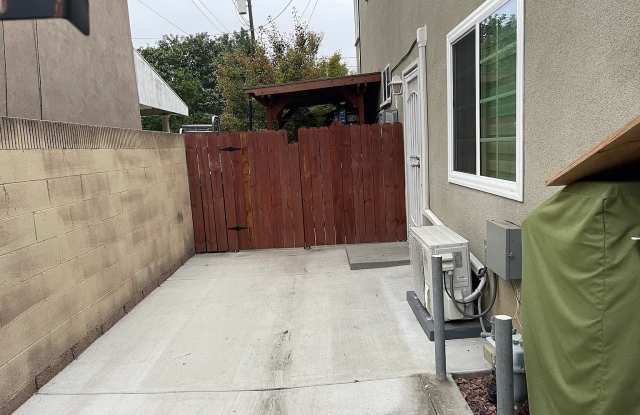 13421 Earnshaw Ave Unit B photos photos