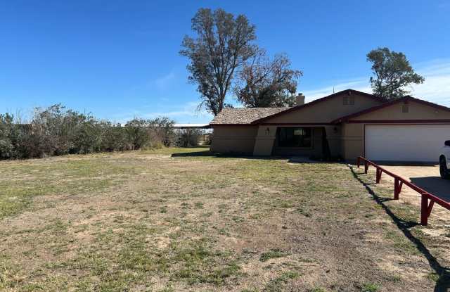 COUNTRY HOME ON 1.26 ACRES photos photos