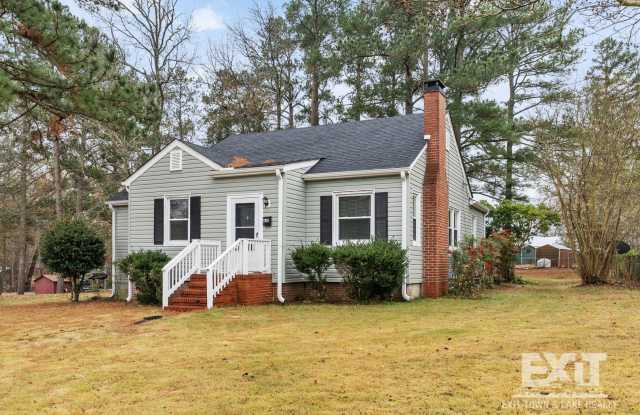 3 Bedroom 1 Bathroom Home - 610 Franklin Street, South Hill, VA 23970