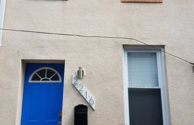Charming 2Bedroom/1.5Bath Townhome in Upper Fells Point! photos photos