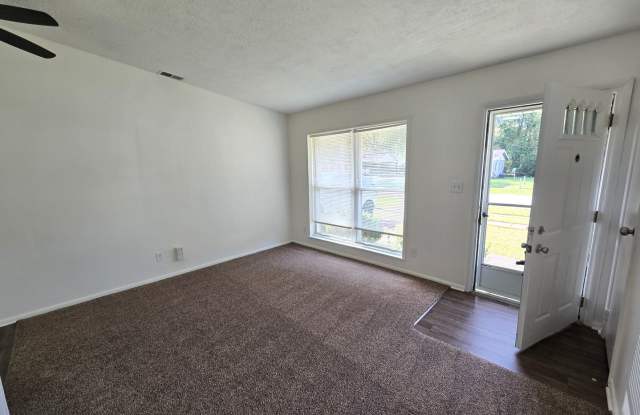 Check Out This Open, Ranch Home with 3 Bedrooms,1 Bath in Jeffersontown! Gallery 4