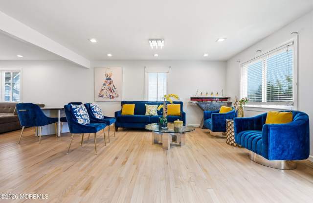970 Van Court Avenue Gallery 4