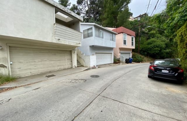 8861 Lookout Mountain - 8861 Lookout Mountain Avenue, Los Angeles, CA 90046