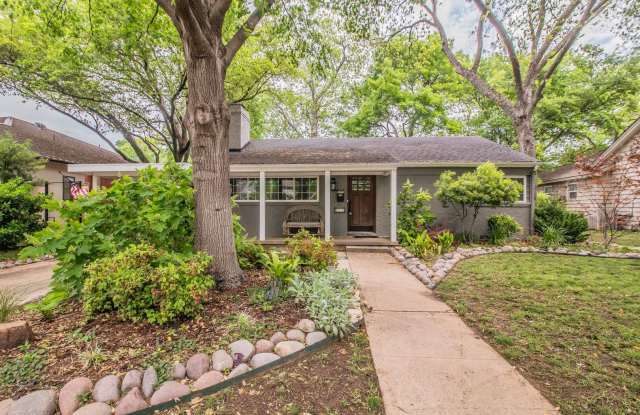 Awesome CRESTWOOD Home!!! - 624 Westwood Avenue, Fort Worth, TX 76107