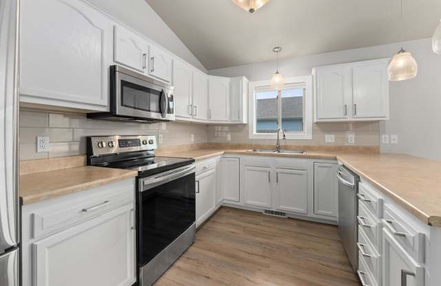 8208 S Hughes AveUnit #1 Gallery 3