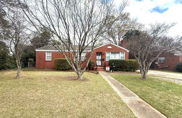 ** 4 bed 2 bath located in Morningview ** Call 334-366-9198 for a self showing photos photos