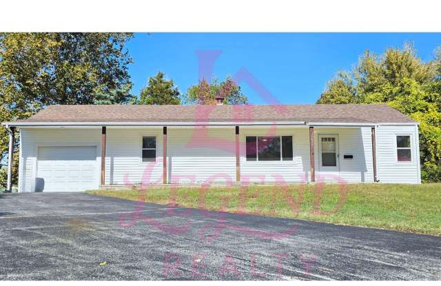 Charming 3-Bedroom with Huge Yard  Covered Patio photos photos