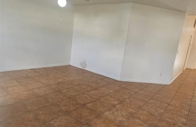 4526 Santa Barbara Boulevard Gallery 4