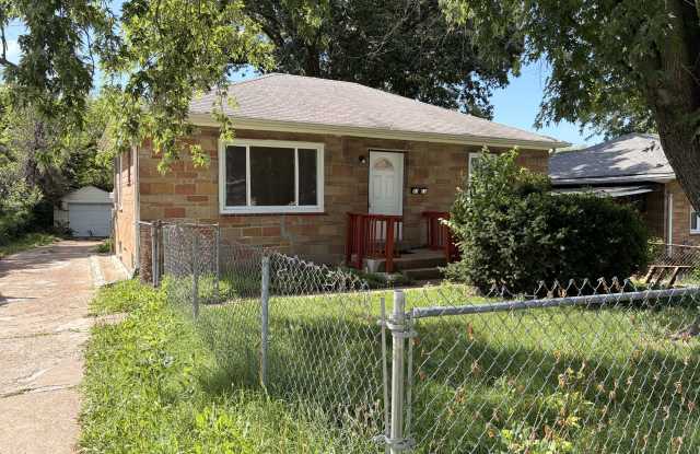 5721 Acme Avenue photos photos