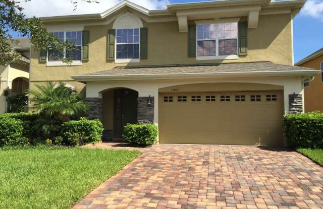 AMAZING HOME WITH LAKEFRONT VIEW! photos photos
