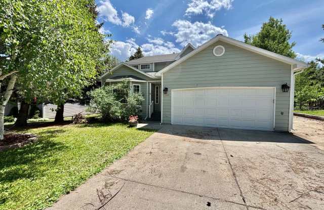Great 4 bedroom home close to MSU  the hospital photos photos
