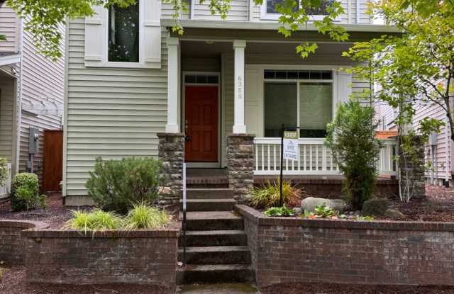 Spacious 4-Bedroom Home in the Desirable Grand Oaks Community! Gallery 1