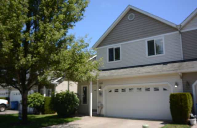 Beautiful 3 Bedroom Townhome in Mountain View Center - 2203 NE 163rd Ave. photos photos