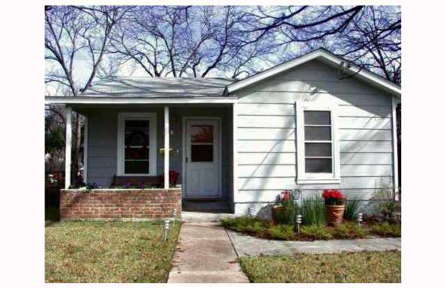 Spacious home just West of IH35. Great central location! photos photos